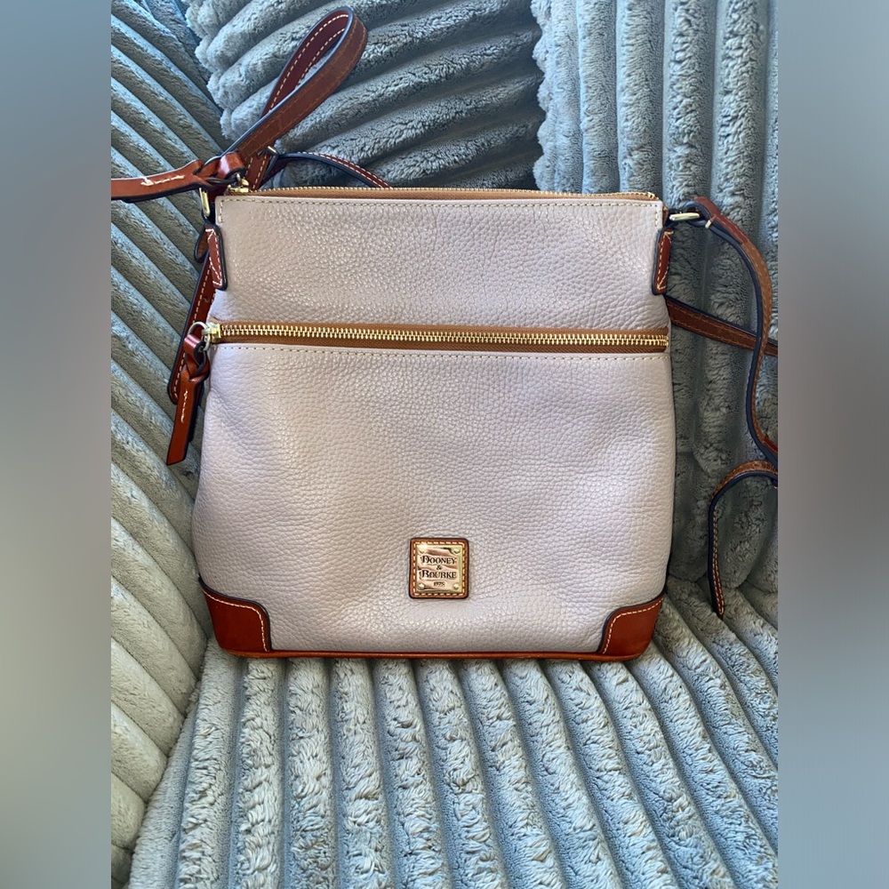 Dooney & Bourke pebble grain crossbody
